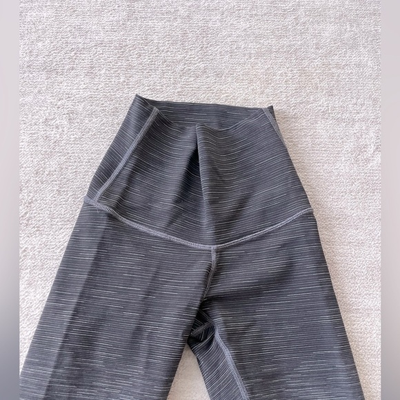 Wunder Under High Rise Legging Color: Ombre Space Dye Black Deep Coal size 2 - Picture 3 of 5